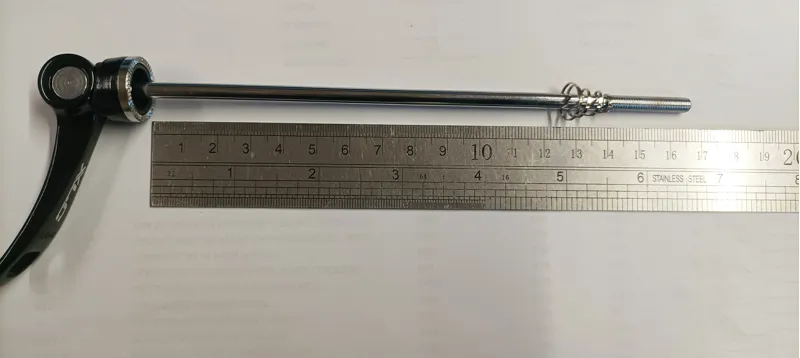 XLC QR-L02 Quick Release Skewer Set Red 1 XLC QR-L02 Quick Release Skewer Set Red