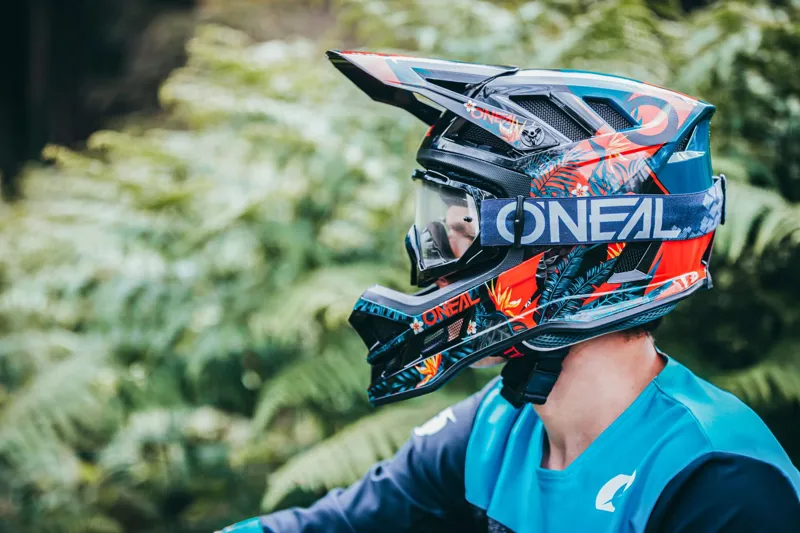 O'Neal Blade Polyacrylite Full Face Helmet Rio Red 3 O'Neal Blade Polyacrylite Full Face Helmet Rio Red - Image 3