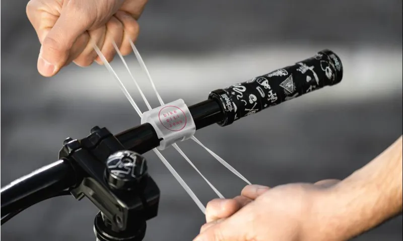 Finn Finn Universal Phone Holder Black 2 Finn Finn Universal Phone Holder Black - Image 2